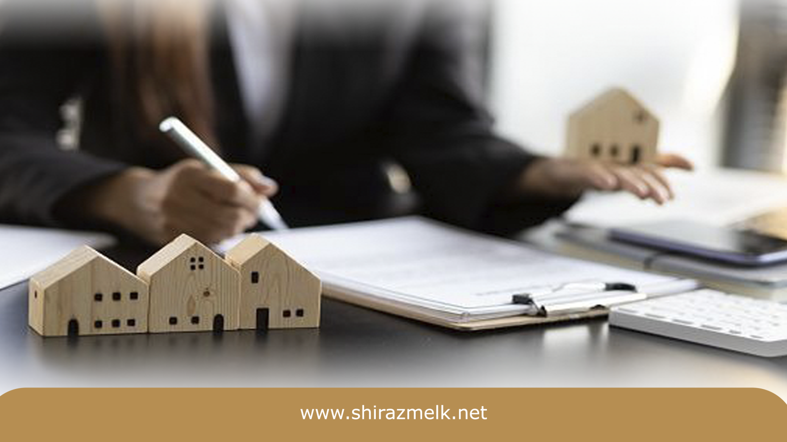 مالیات بر ارزش افزوده کمیسیون املاک با چه کسی است؟